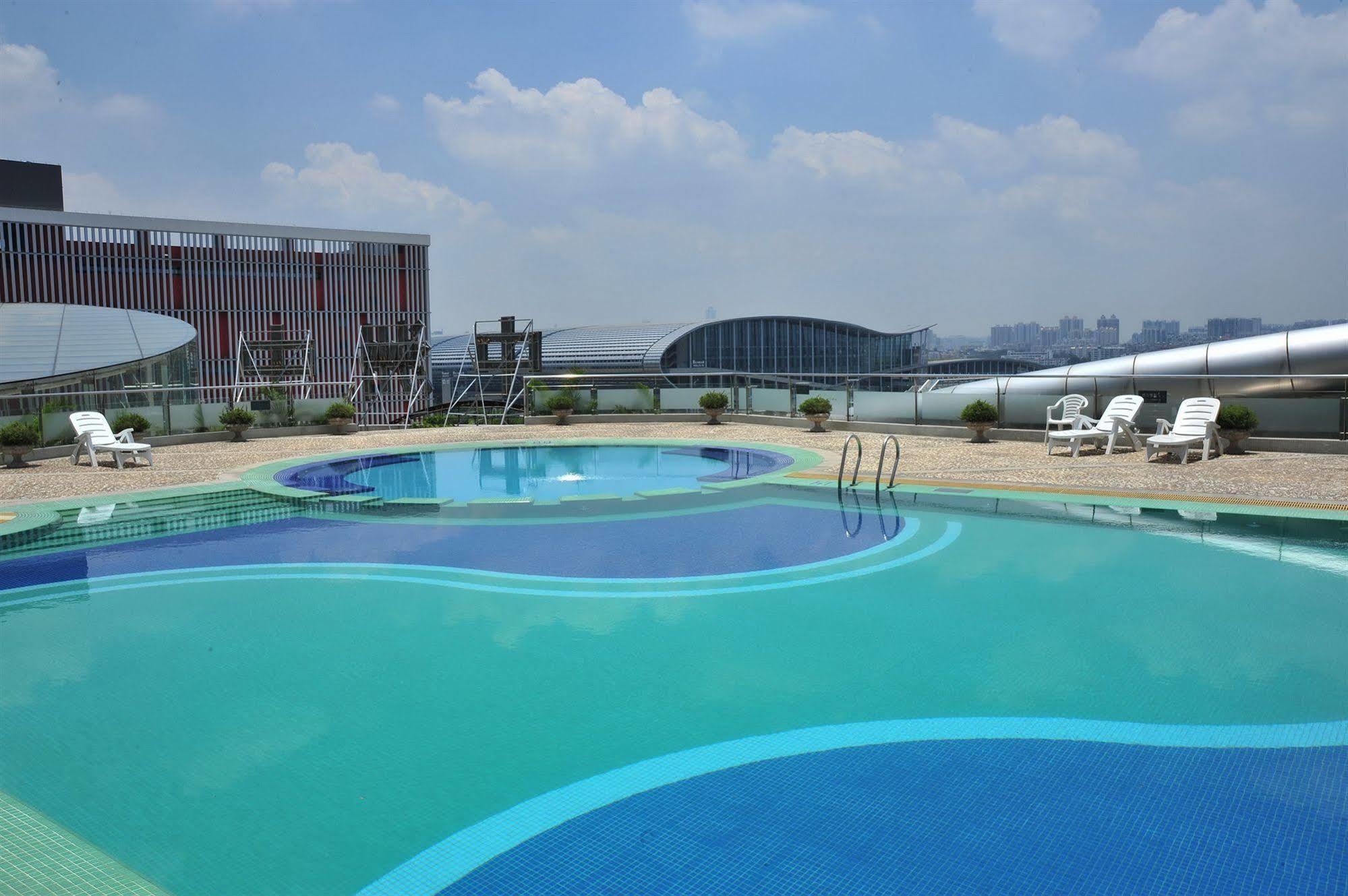Yi-Wu Commatel Hotel Guangzhou Exterior foto